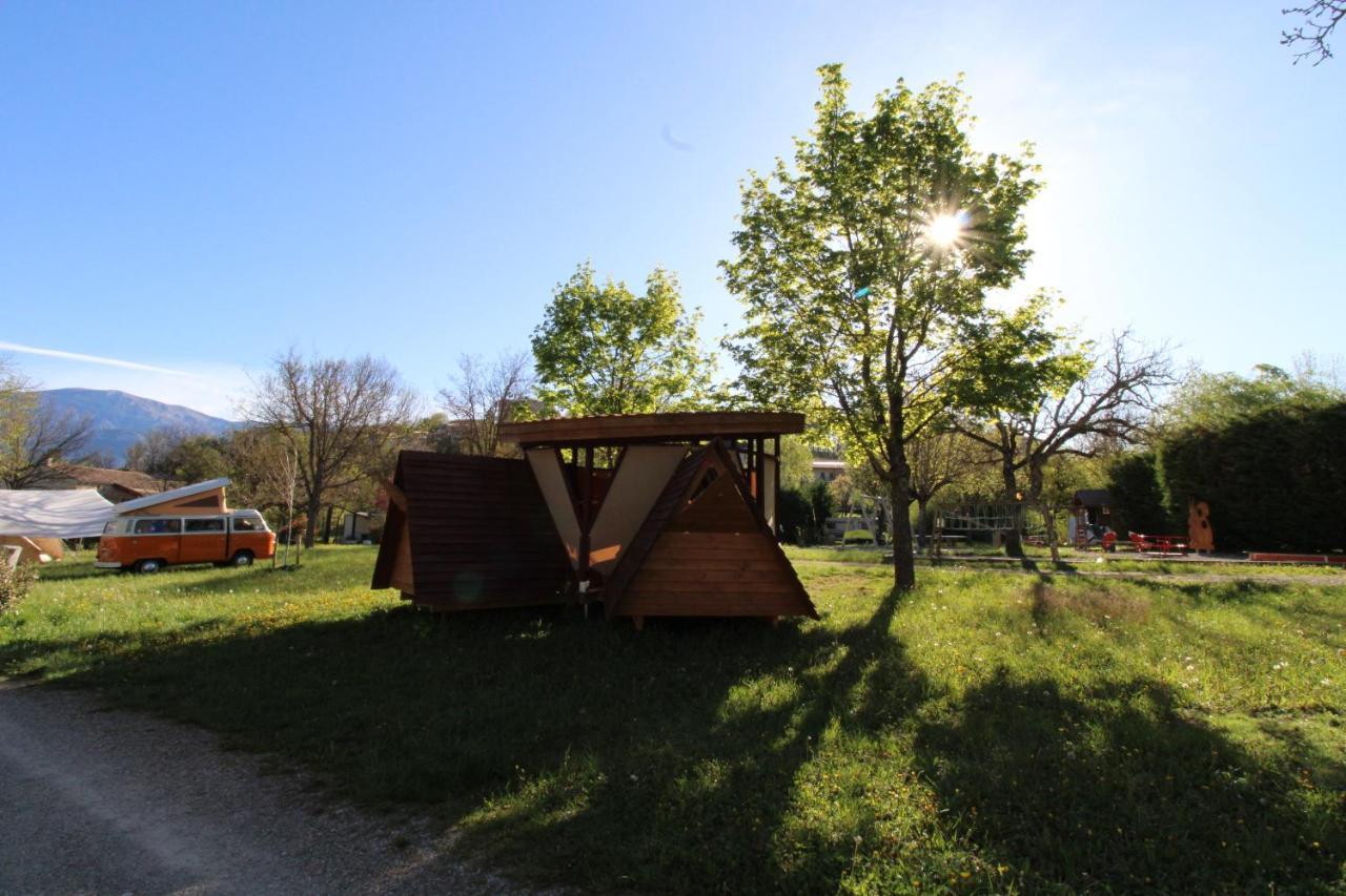 Habitat Createur - Hebergements Insolites Au Camping Municipal "Les Ecureuils" Recoubeau-Jansac Luaran gambar