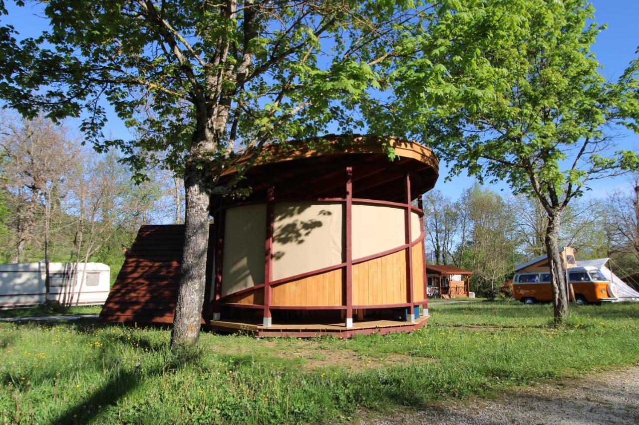 Habitat Createur - Hebergements Insolites Au Camping Municipal "Les Ecureuils" Recoubeau-Jansac Luaran gambar