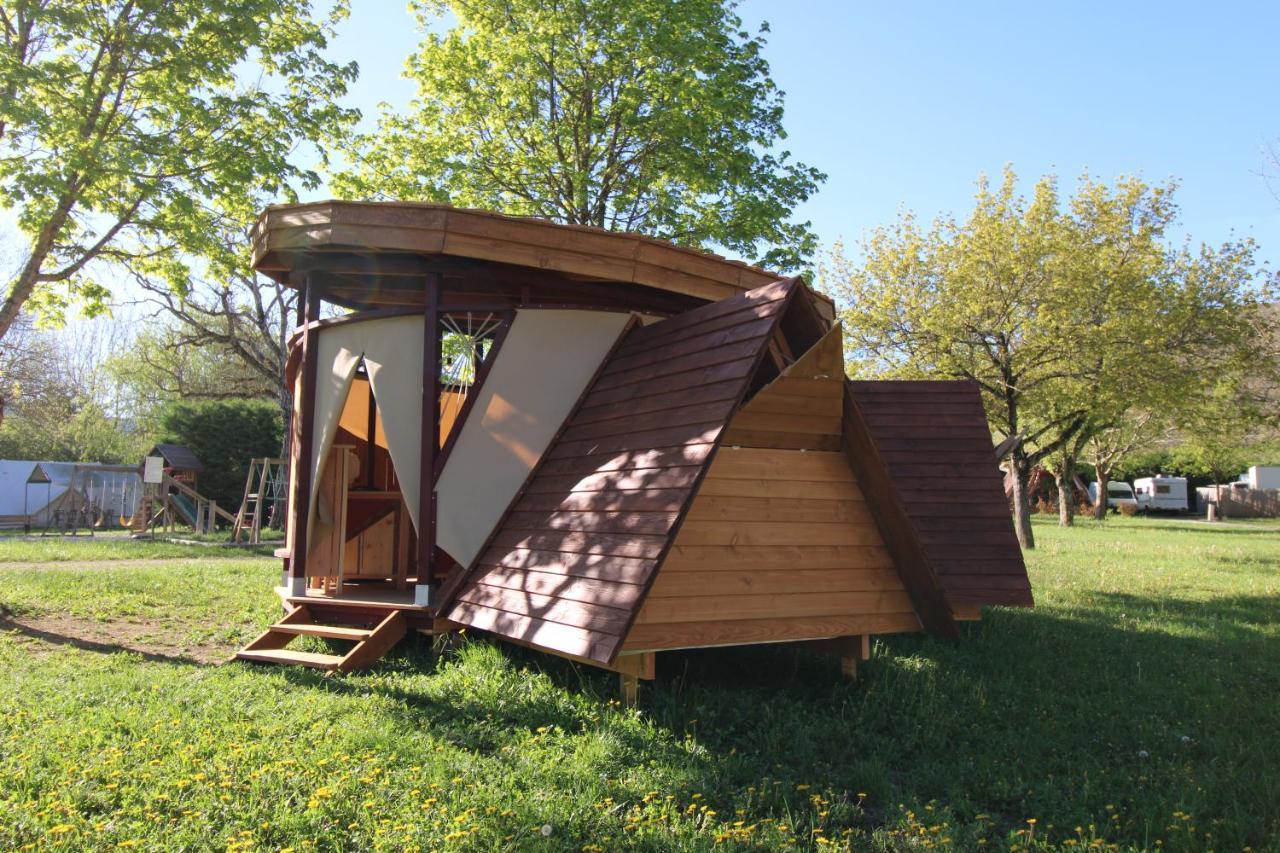 Habitat Createur - Hebergements Insolites Au Camping Municipal "Les Ecureuils" Recoubeau-Jansac Luaran gambar